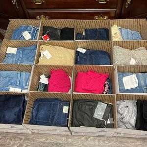 LAST WIT & WISDOM JEANS WOMEN/WHOLESALE/RESALE BOX 5 PIECES ALL NWT 1 PAIR Of…